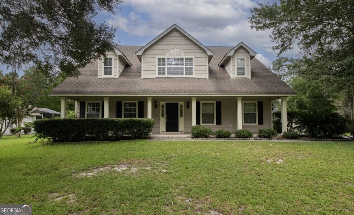 808 Riverview Drive E Property Photo 1