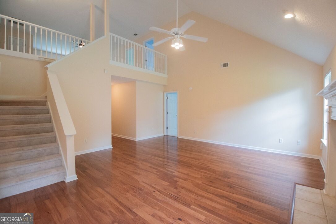 808 Riverview Drive E Property Photo 5