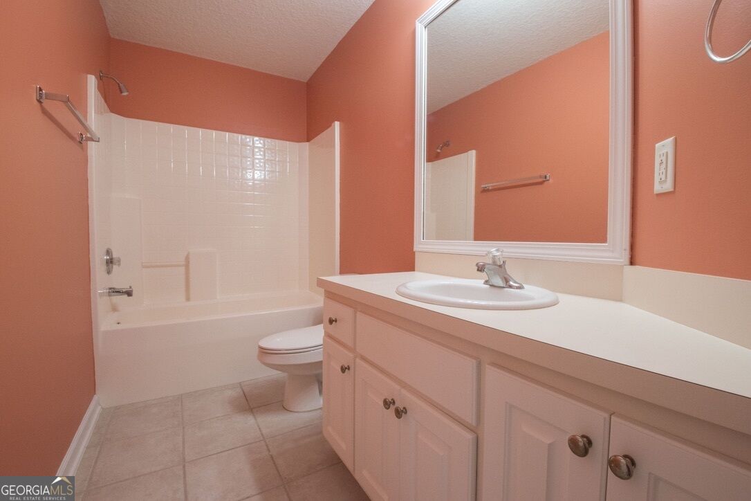 808 Riverview Drive E Property Photo 9