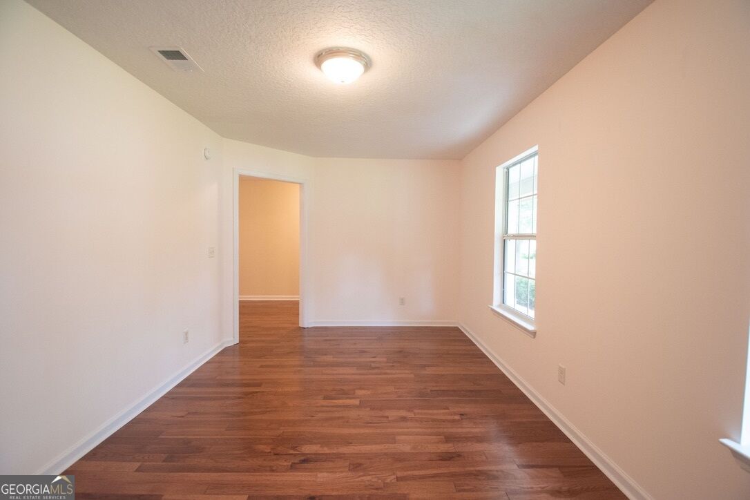 808 Riverview Drive E Property Photo 12