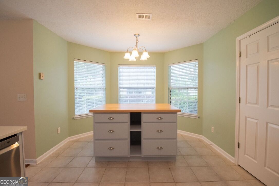808 Riverview Drive E Property Photo 15