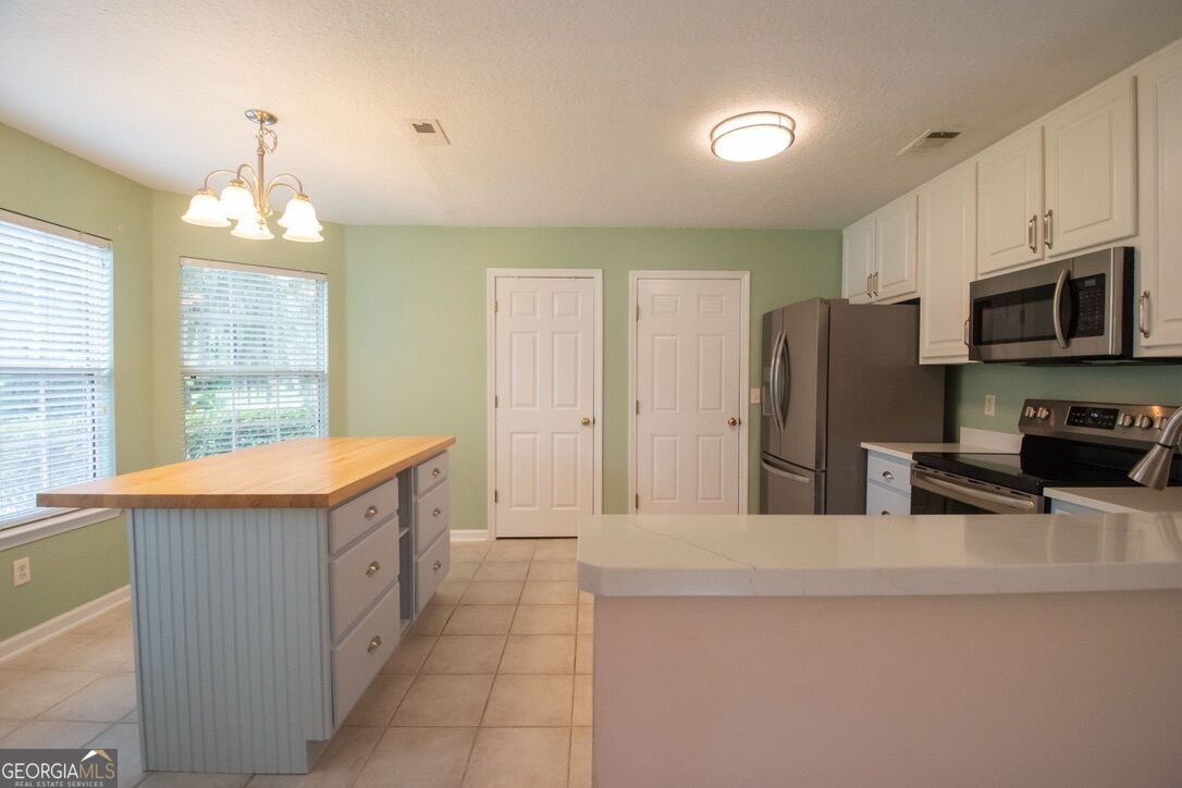 808 Riverview Drive E Property Photo 16