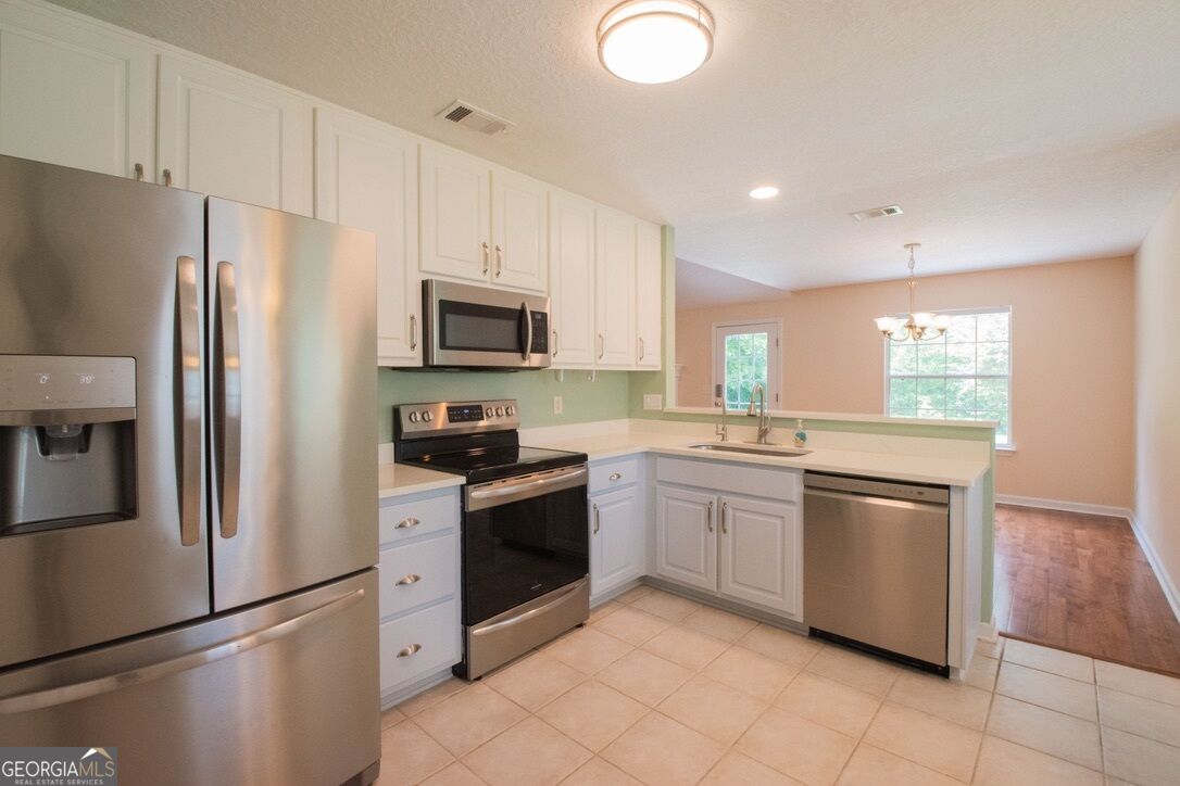 808 Riverview Drive E Property Photo 18