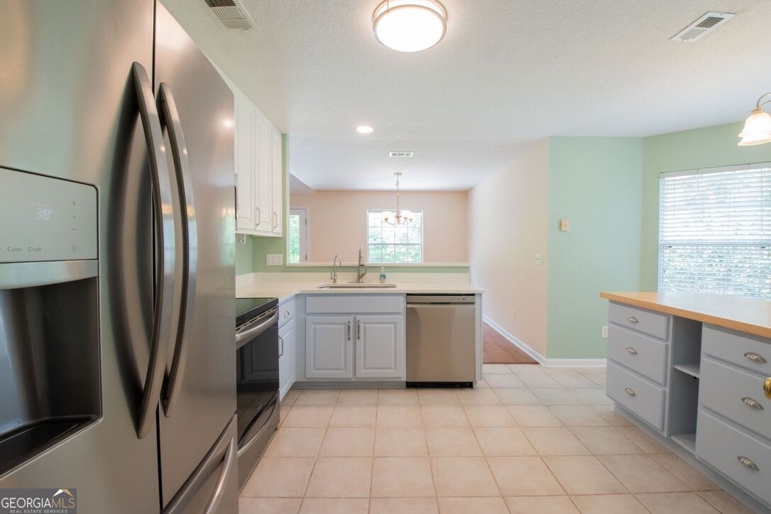 808 Riverview Drive E Property Photo 19