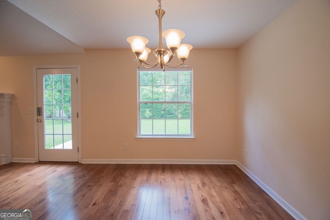 808 Riverview Drive E Property Photo 20