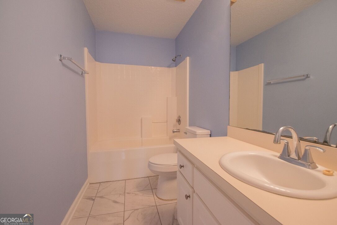 808 Riverview Drive E Property Photo 36