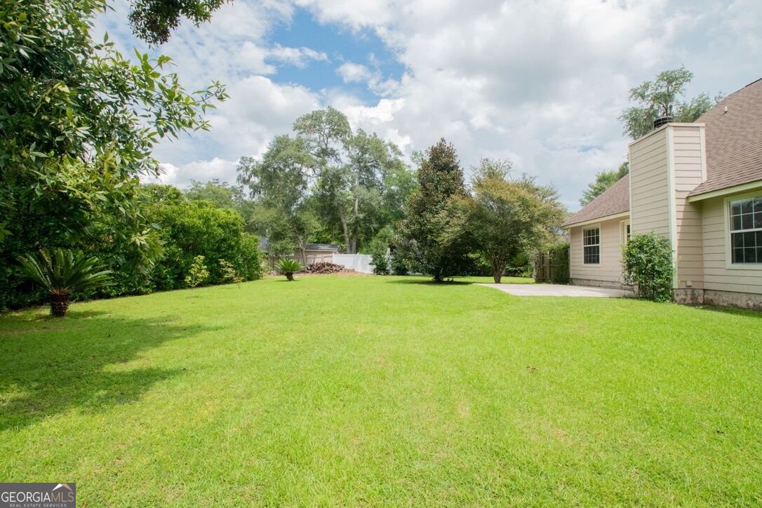 808 Riverview Drive E Property Photo 41