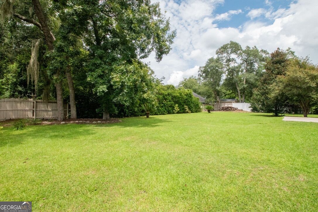 808 Riverview Drive E Property Photo 42