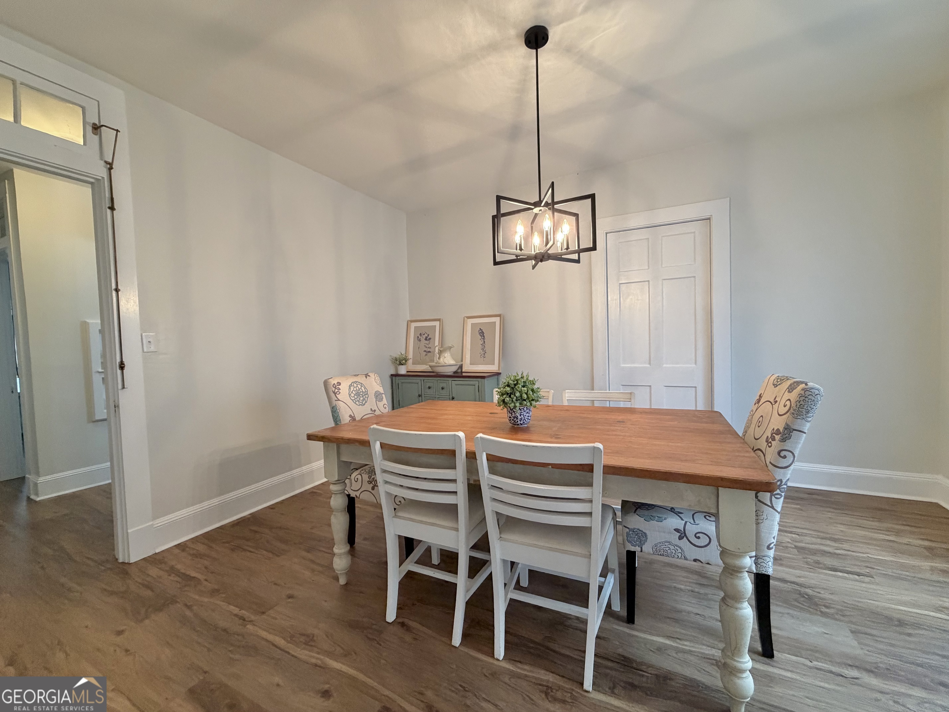 141 S First Avenue Property Photo 16