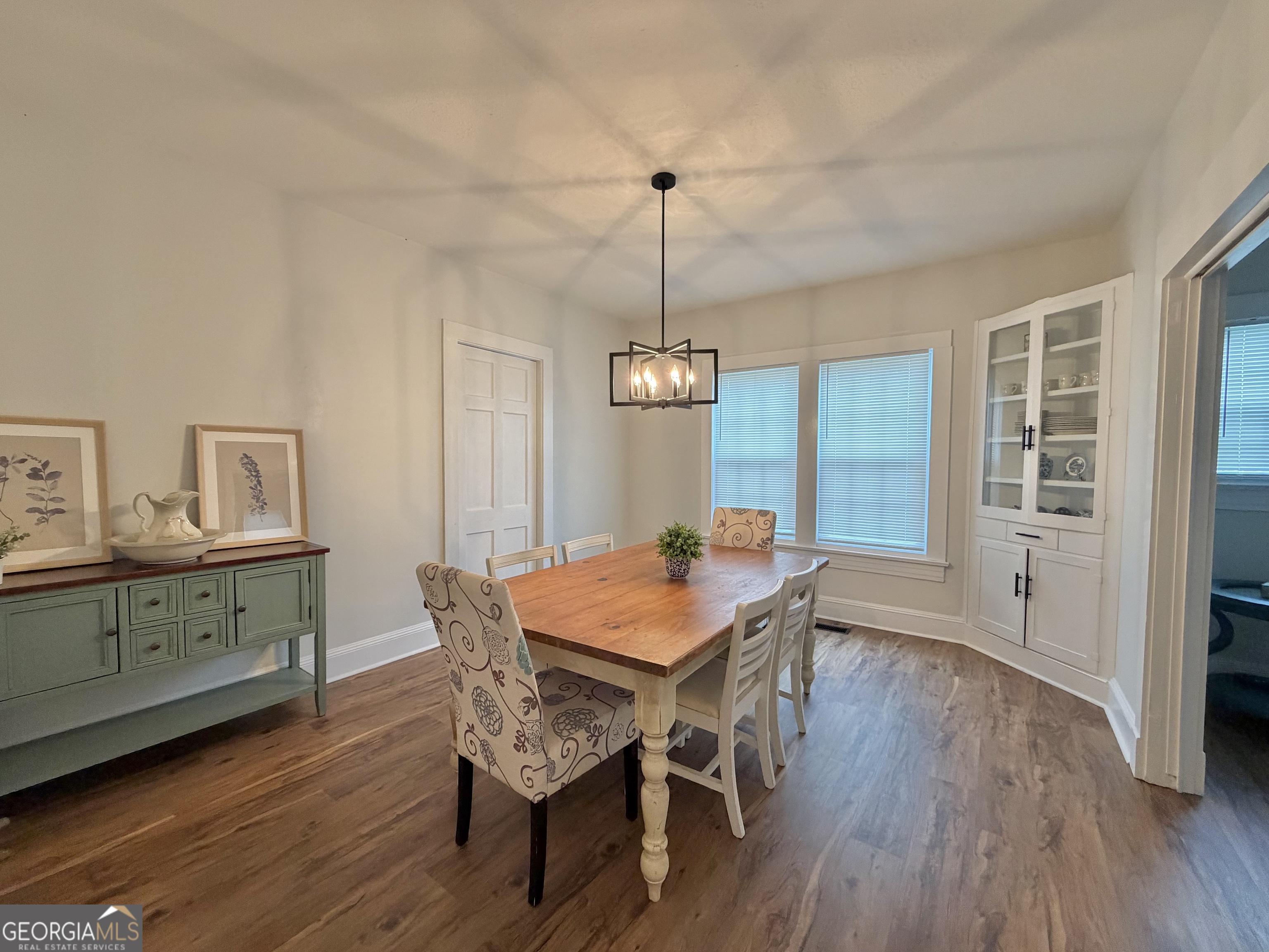 141 S First Avenue Property Photo 17