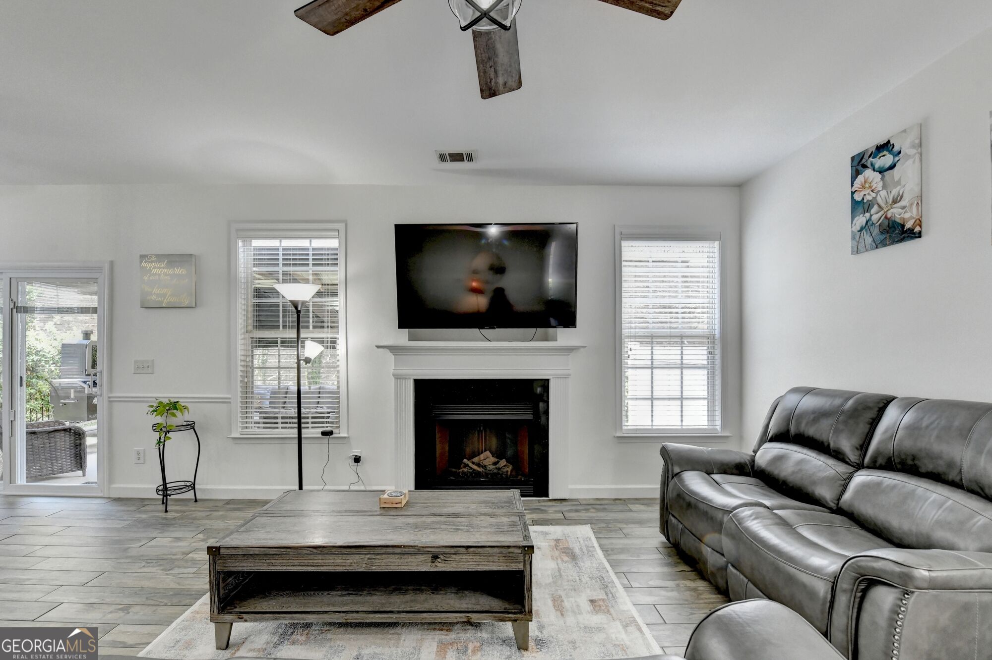 3329 Castleberry Village Circle Property Photo 4