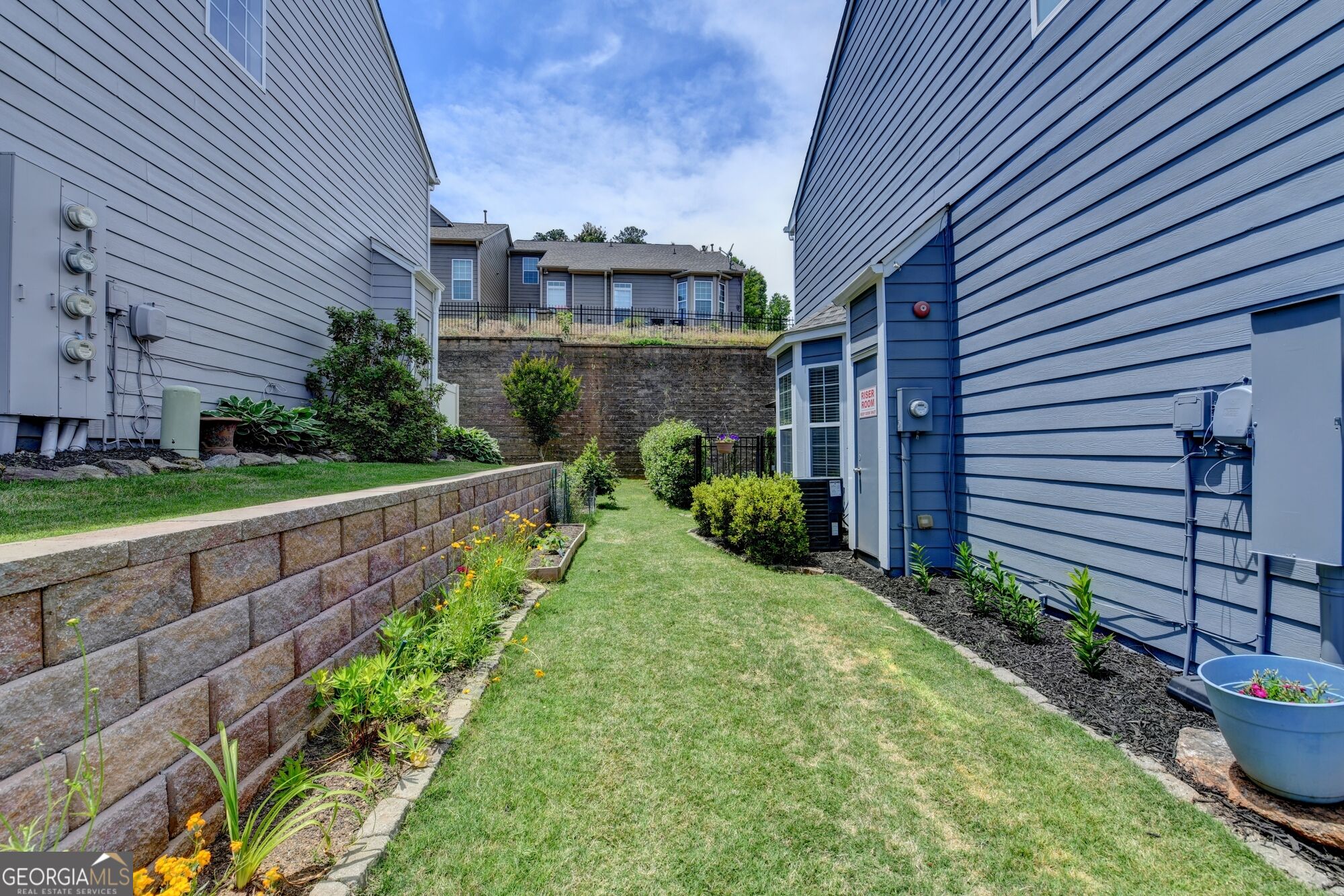3329 Castleberry Village Circle Property Photo 18