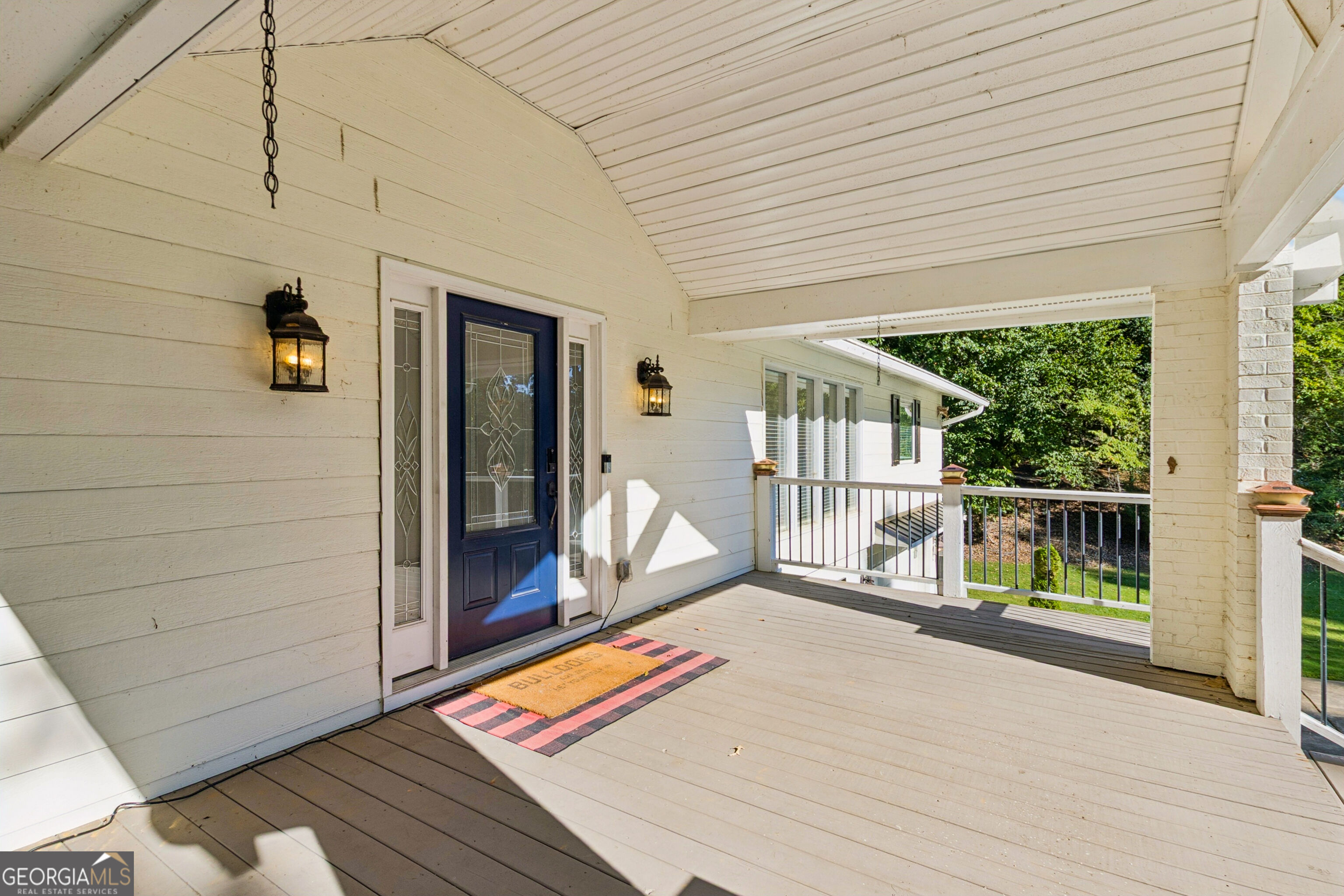 530 E Lake Drive Property Photo 3