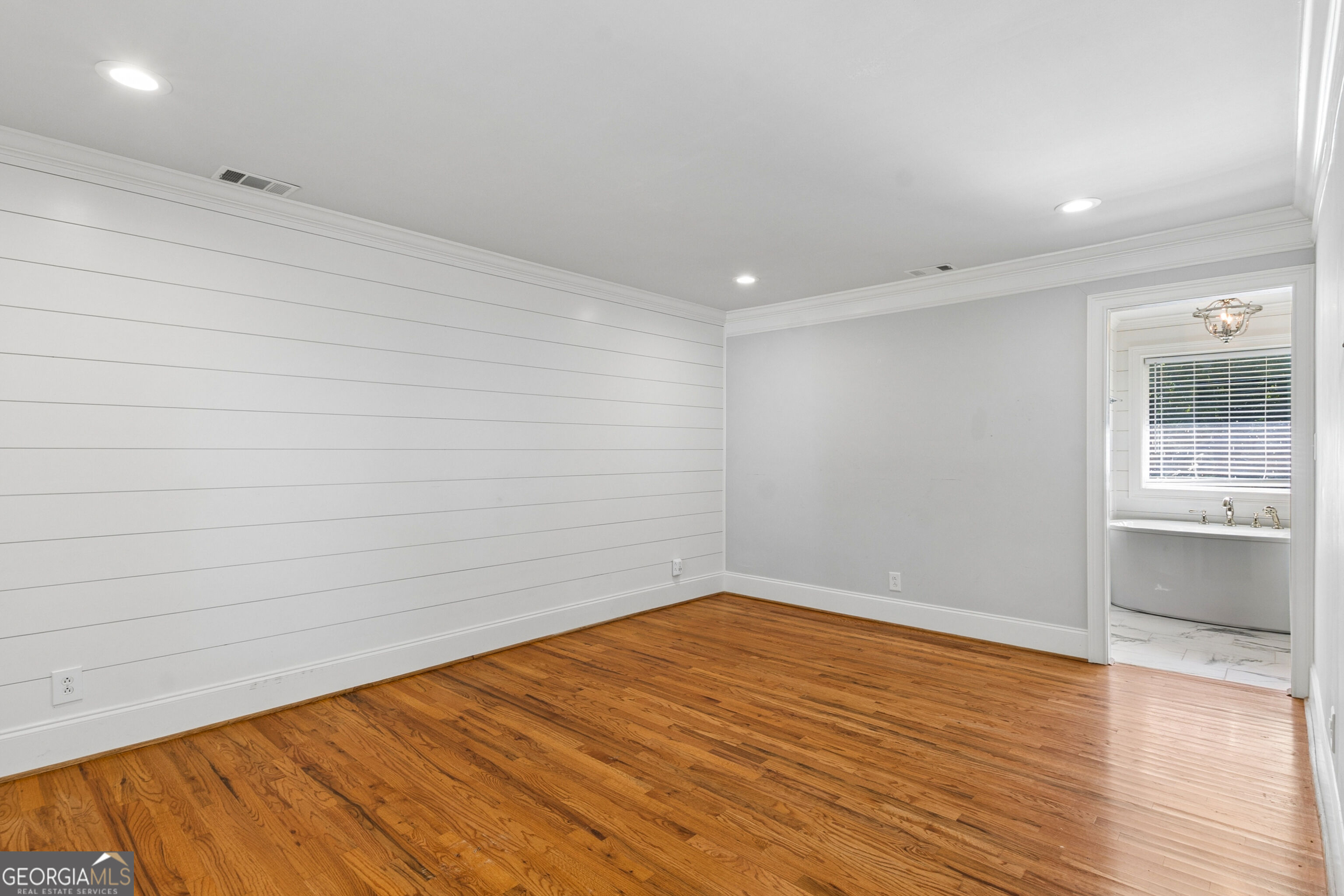 530 E Lake Drive Property Photo 13