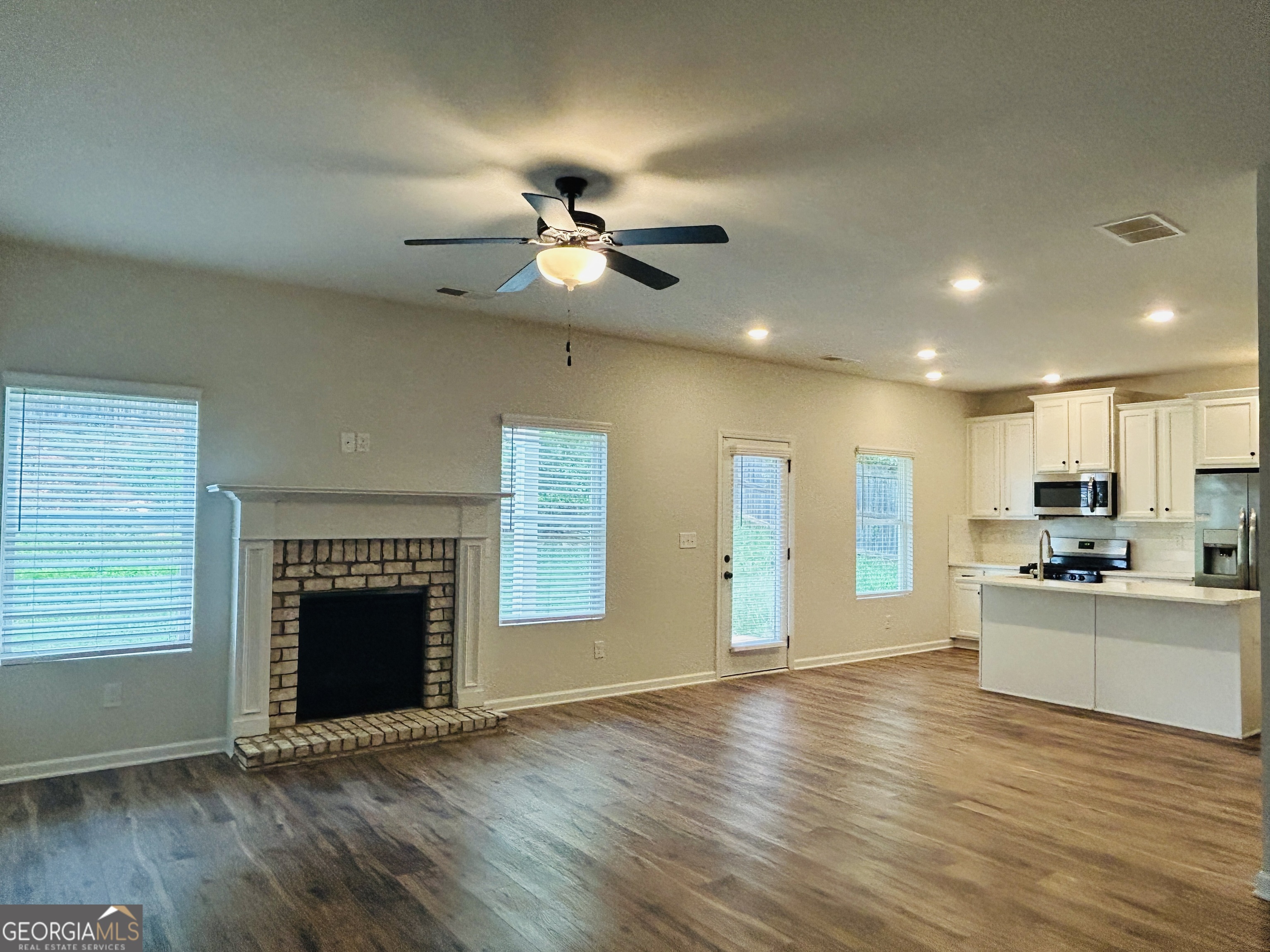 57 Pacific Avenue Property Photo 8