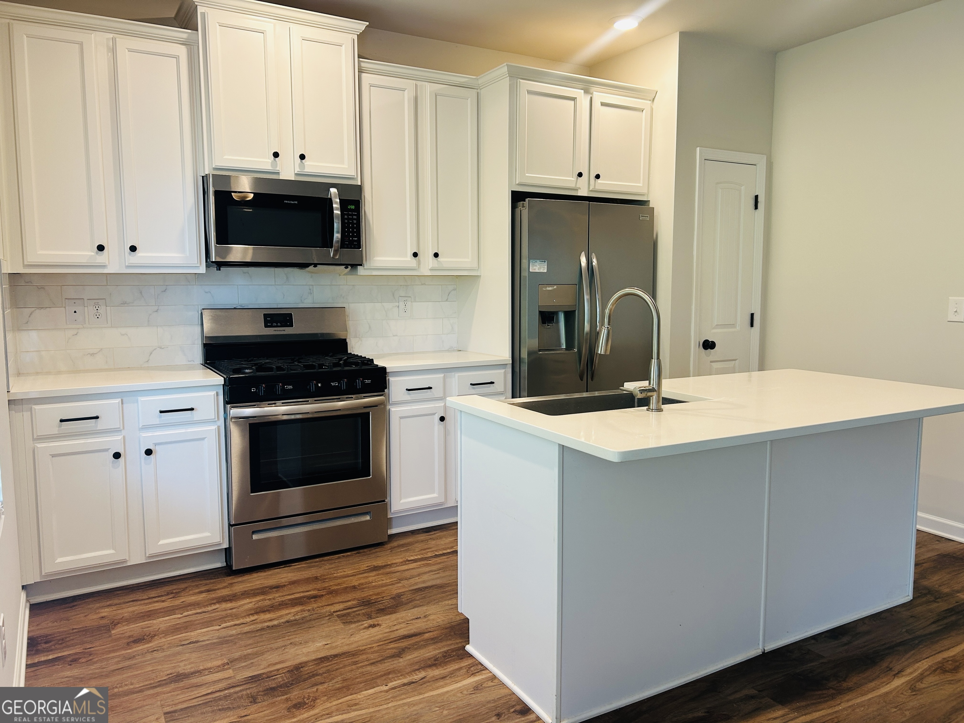 57 Pacific Avenue Property Photo 11