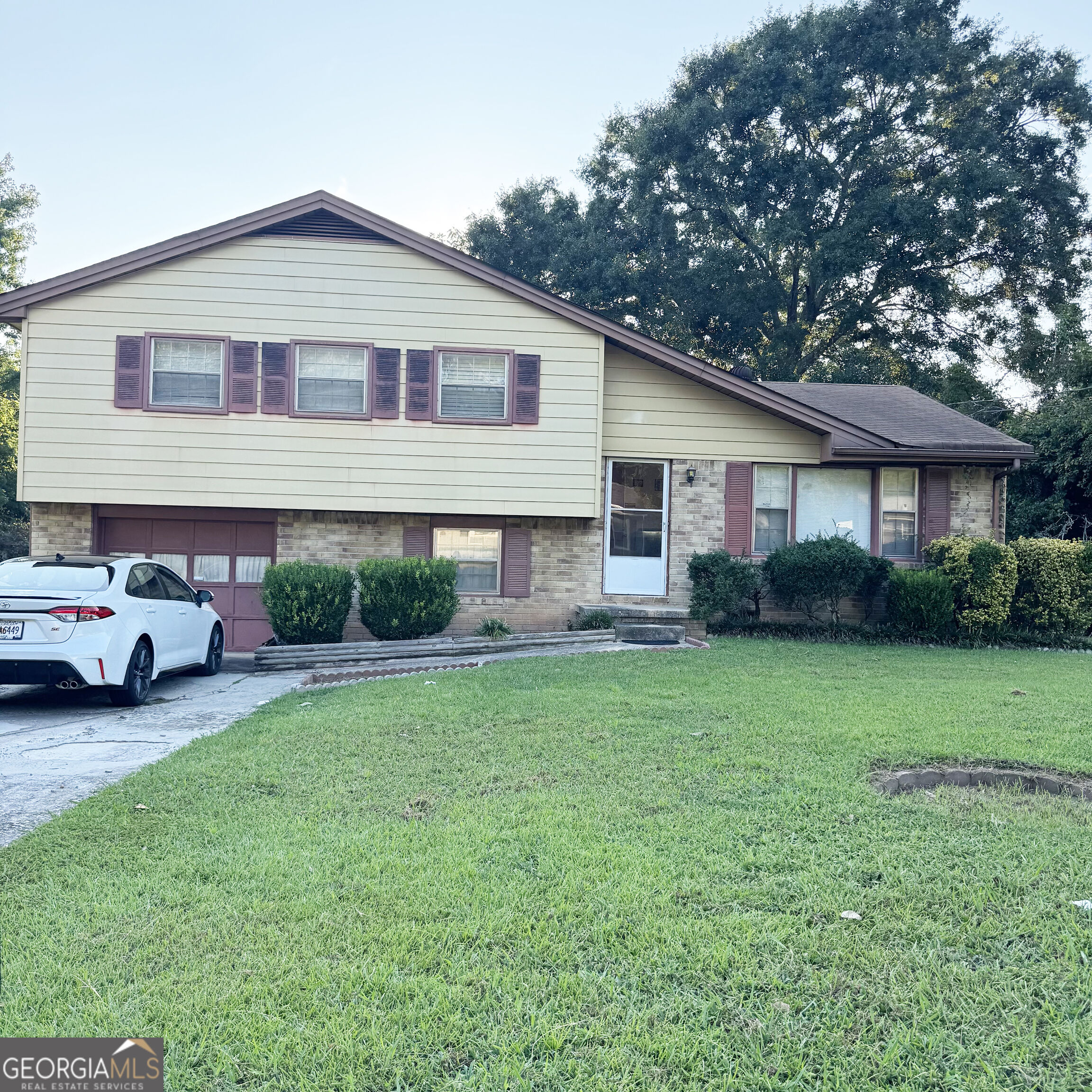 6411 Forest Haven Ln Property Photo 1