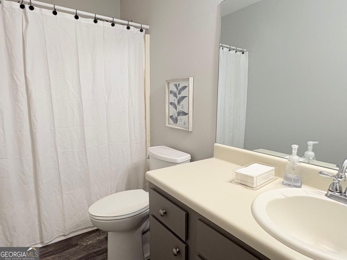 9049 Stoneleigh Trace Property Photo 7