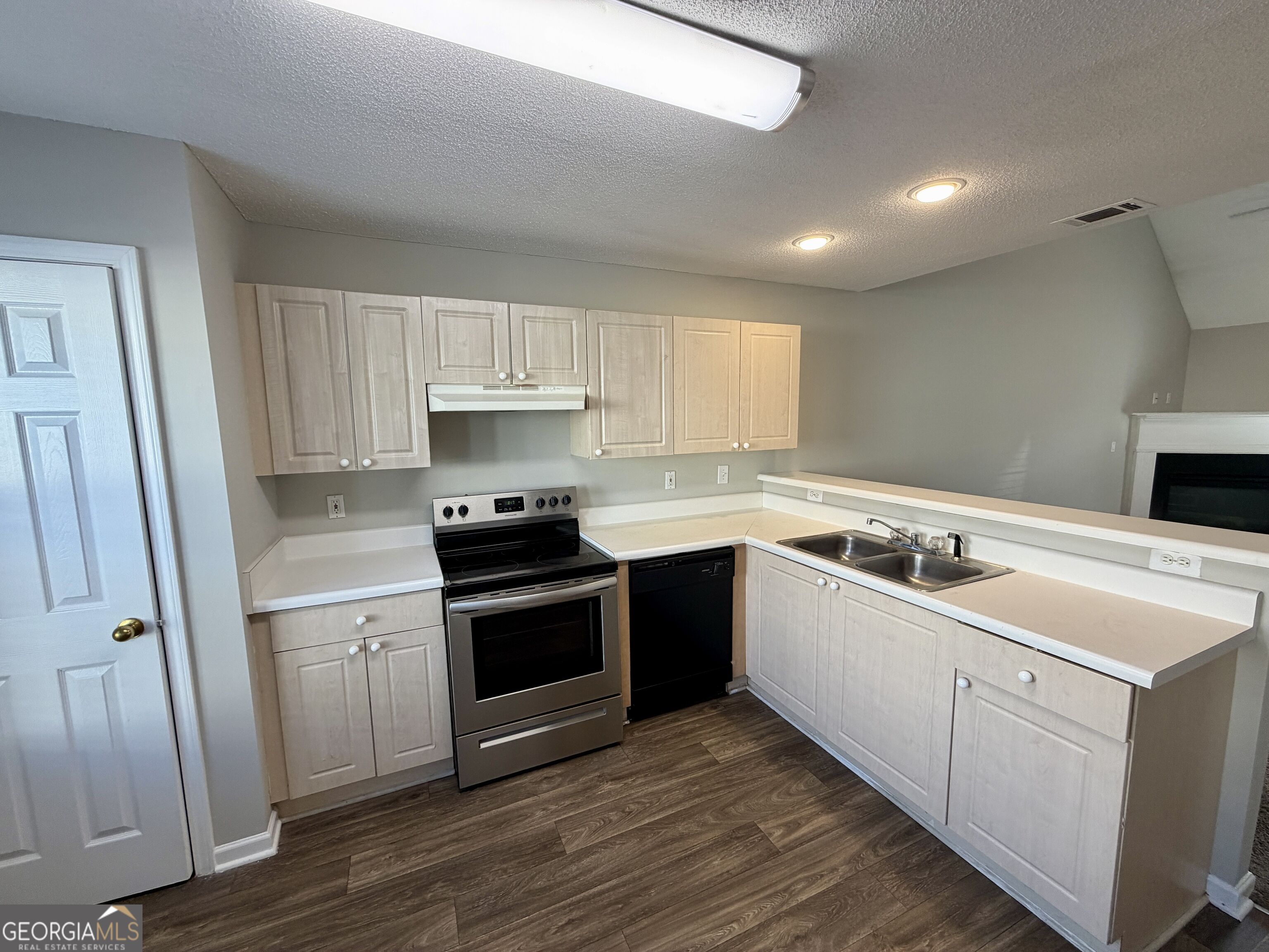 30 Highgate Trail Property Photo 5