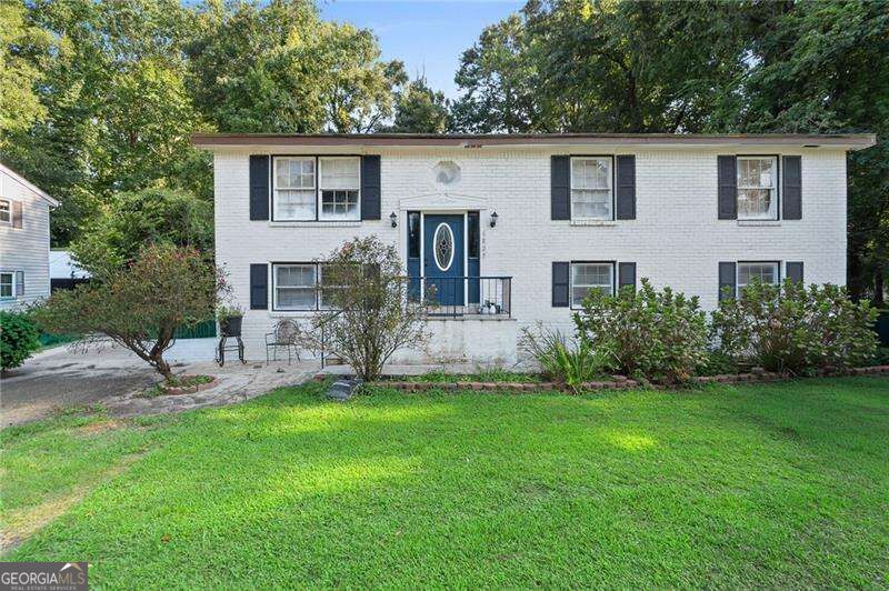 6825 Maddox Road Property Photo 1
