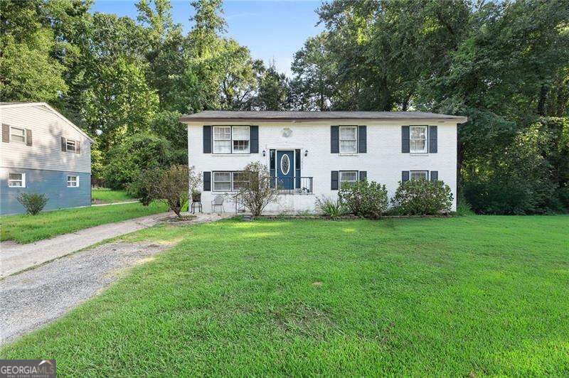 6825 Maddox Road Property Photo 2