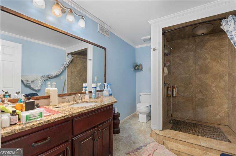 6825 Maddox Road Property Photo 7