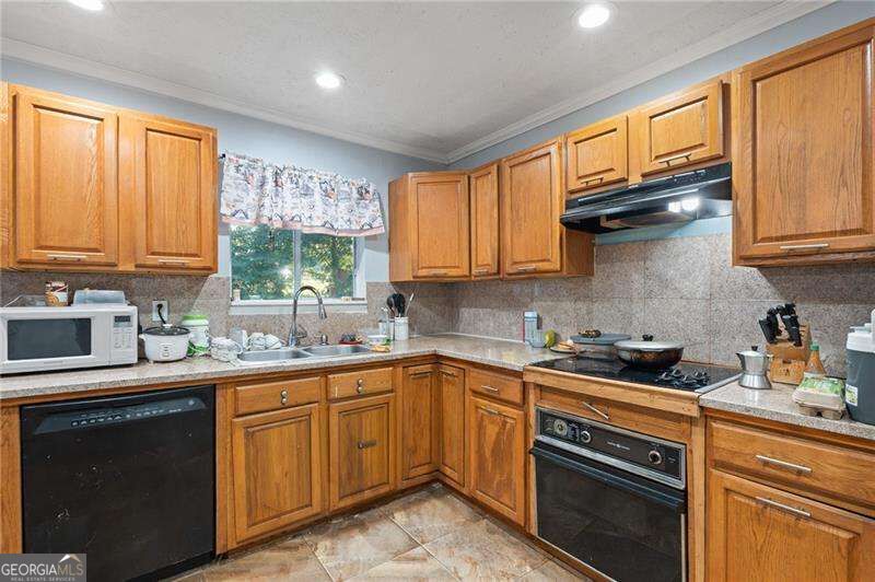 6825 Maddox Road Property Photo 11