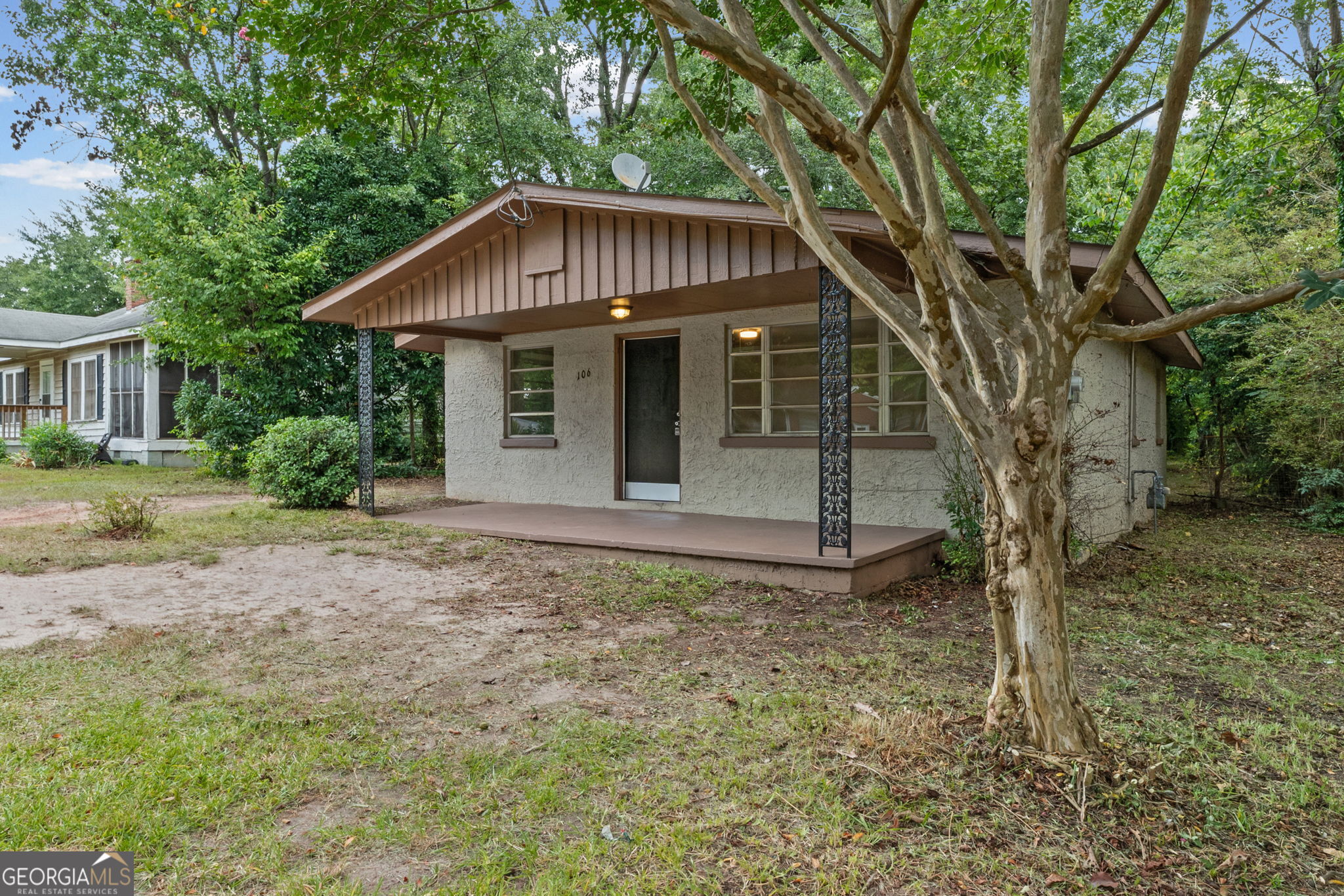 106 Grady Street Property Photo 3