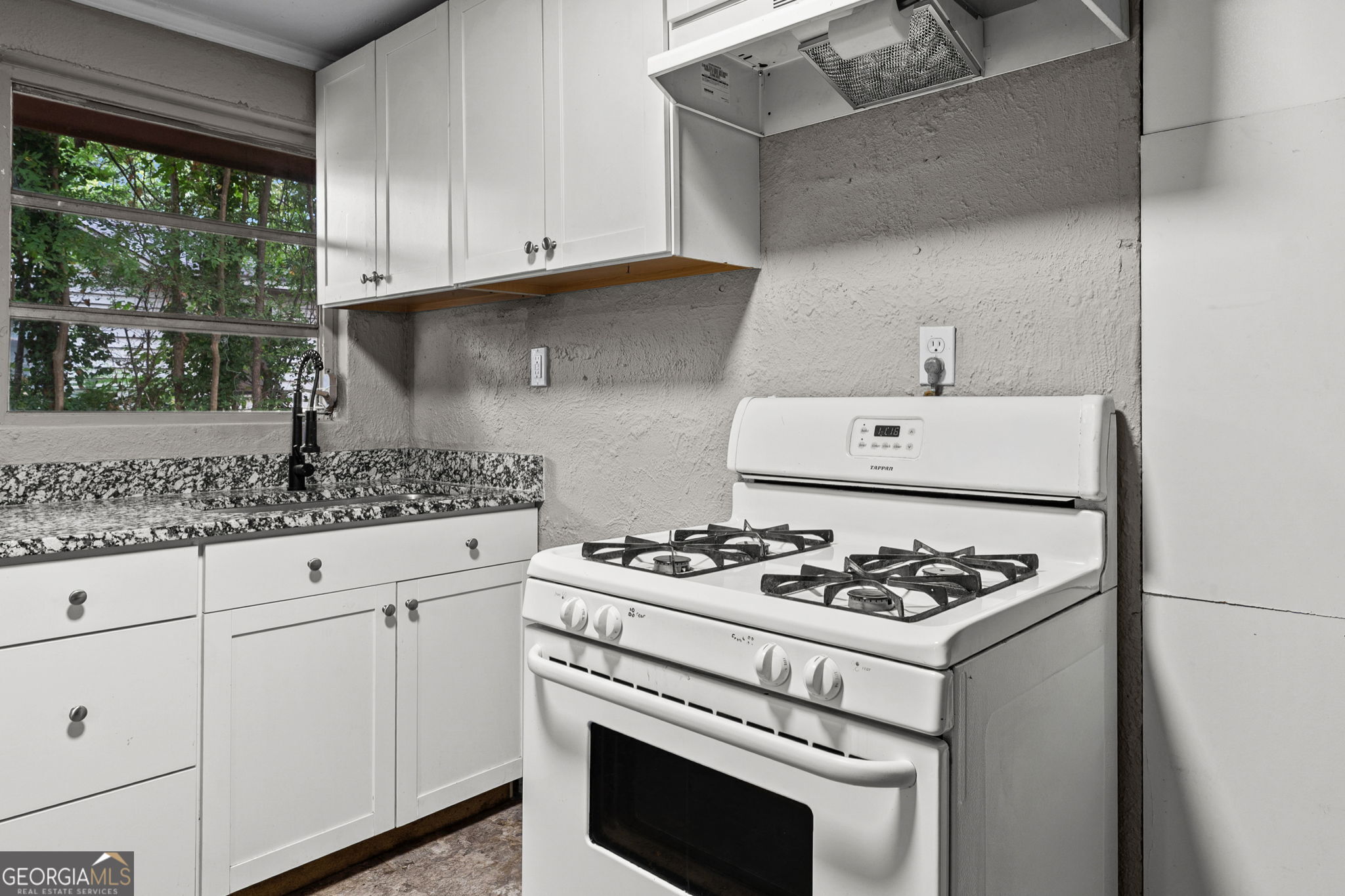 106 Grady Street Property Photo 13