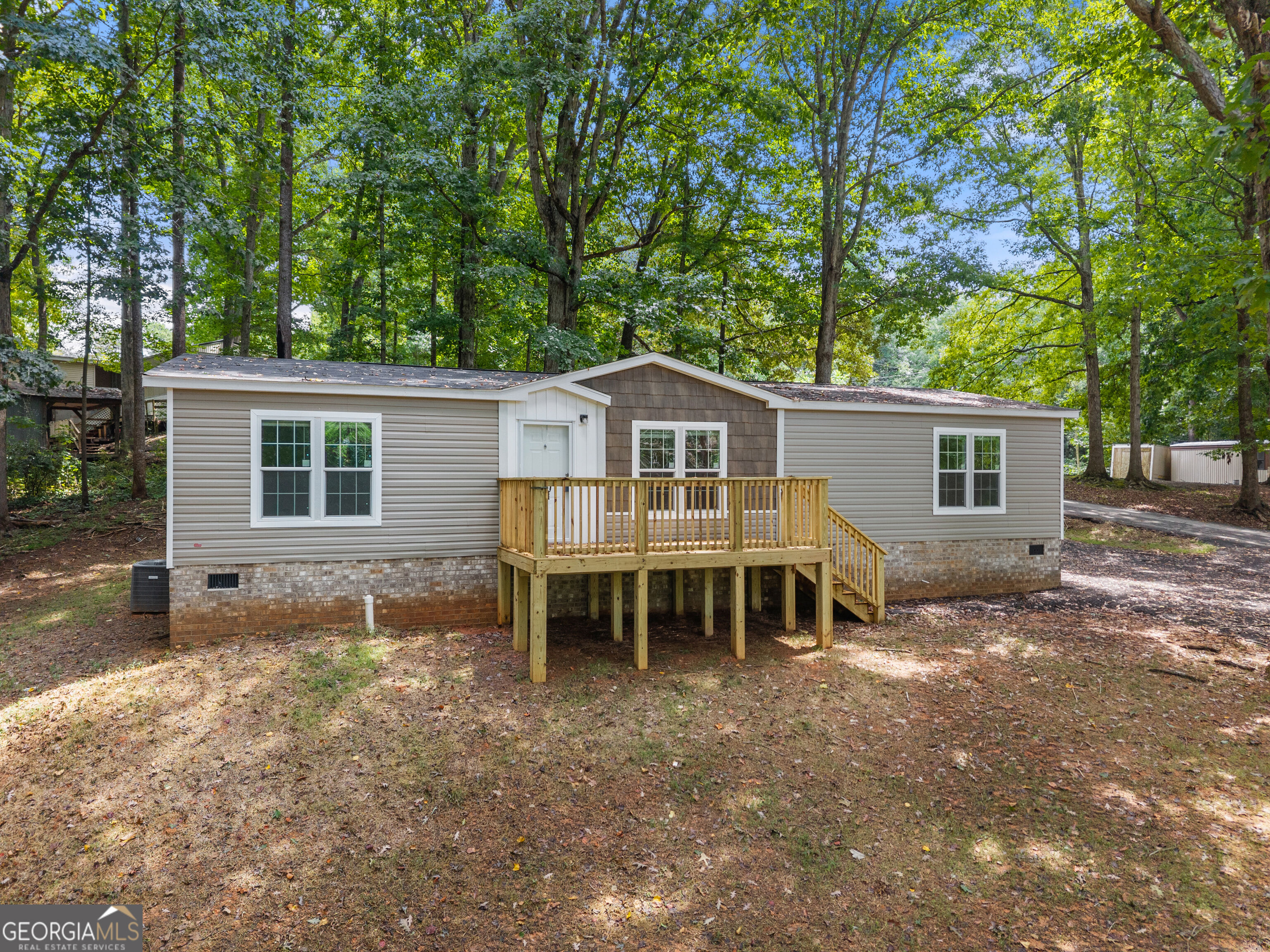 210 Woodland Street Property Photo 1
