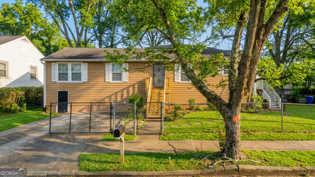 784 Avenida St. Street SW