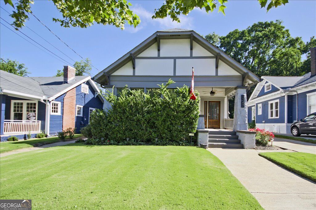 1247 Lucile Avenue Sw Property Photo 1