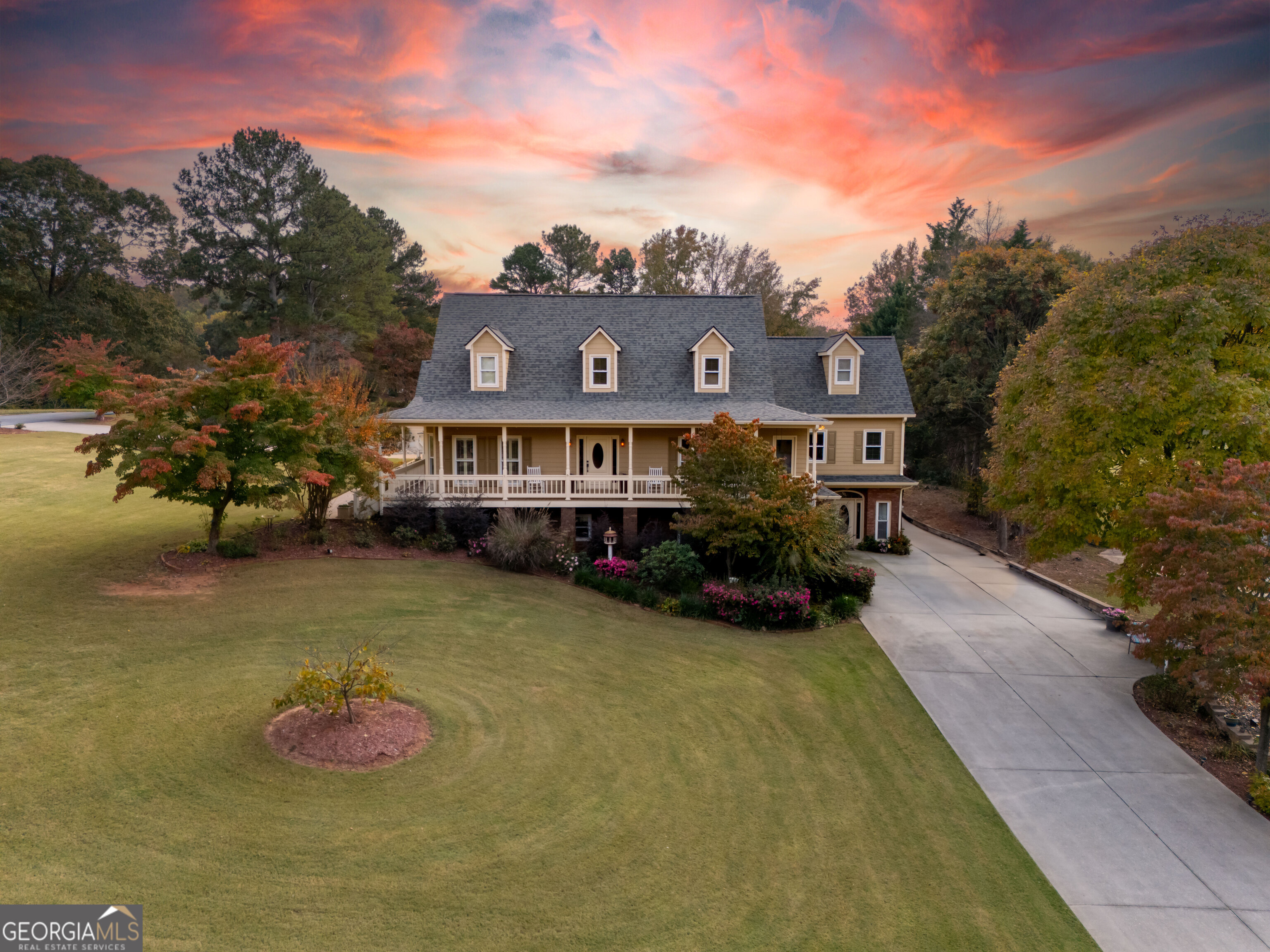 4604 Midlands Green Property Photo 1