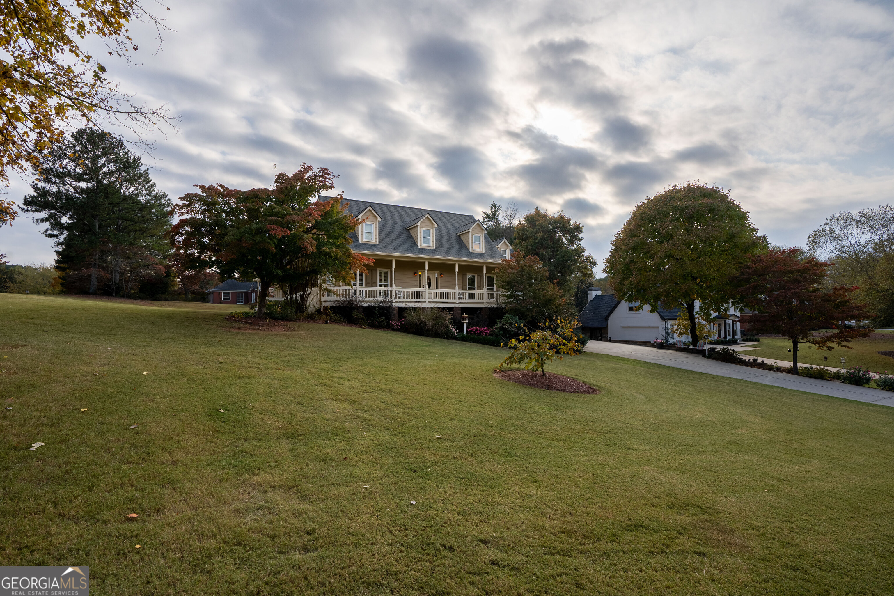 4604 Midlands Green Property Photo 5