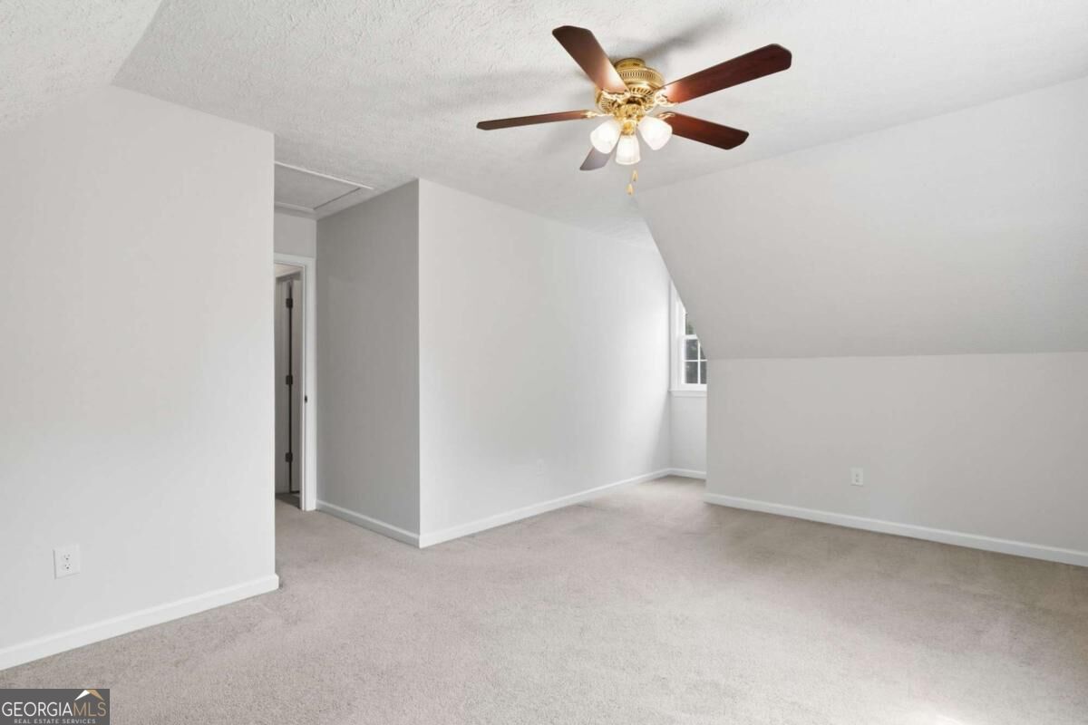 90 Maplewood Lane Property Photo 32