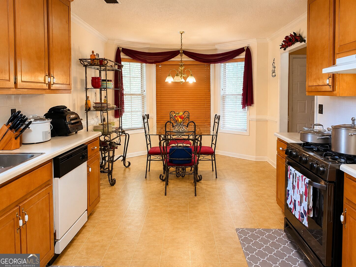10200 Commons Crossing Property Photo 11