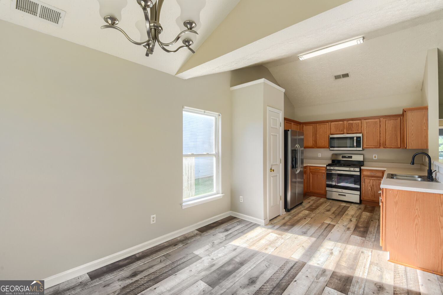606 Mayfern Trace Property Photo 9