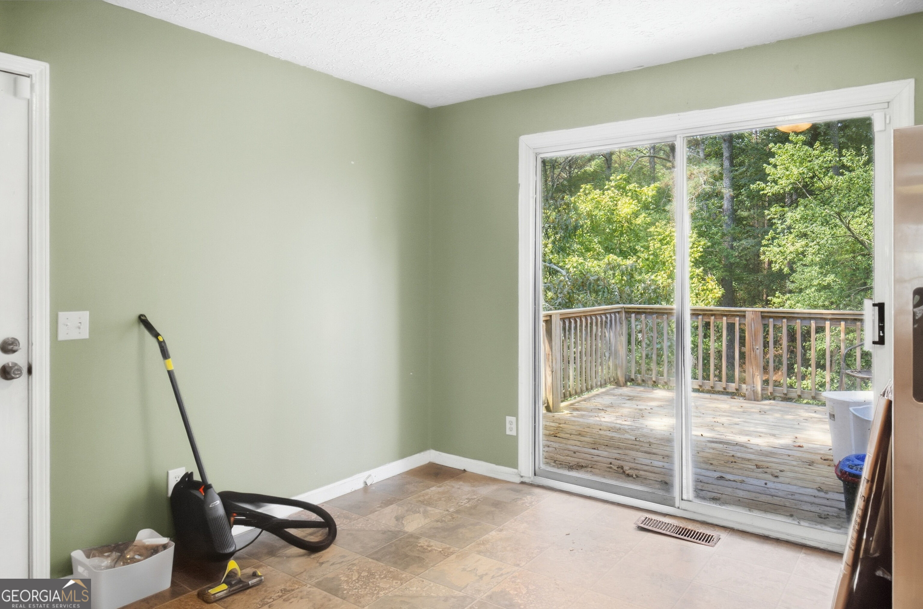31 Rainwood Circle Se Property Photo 10
