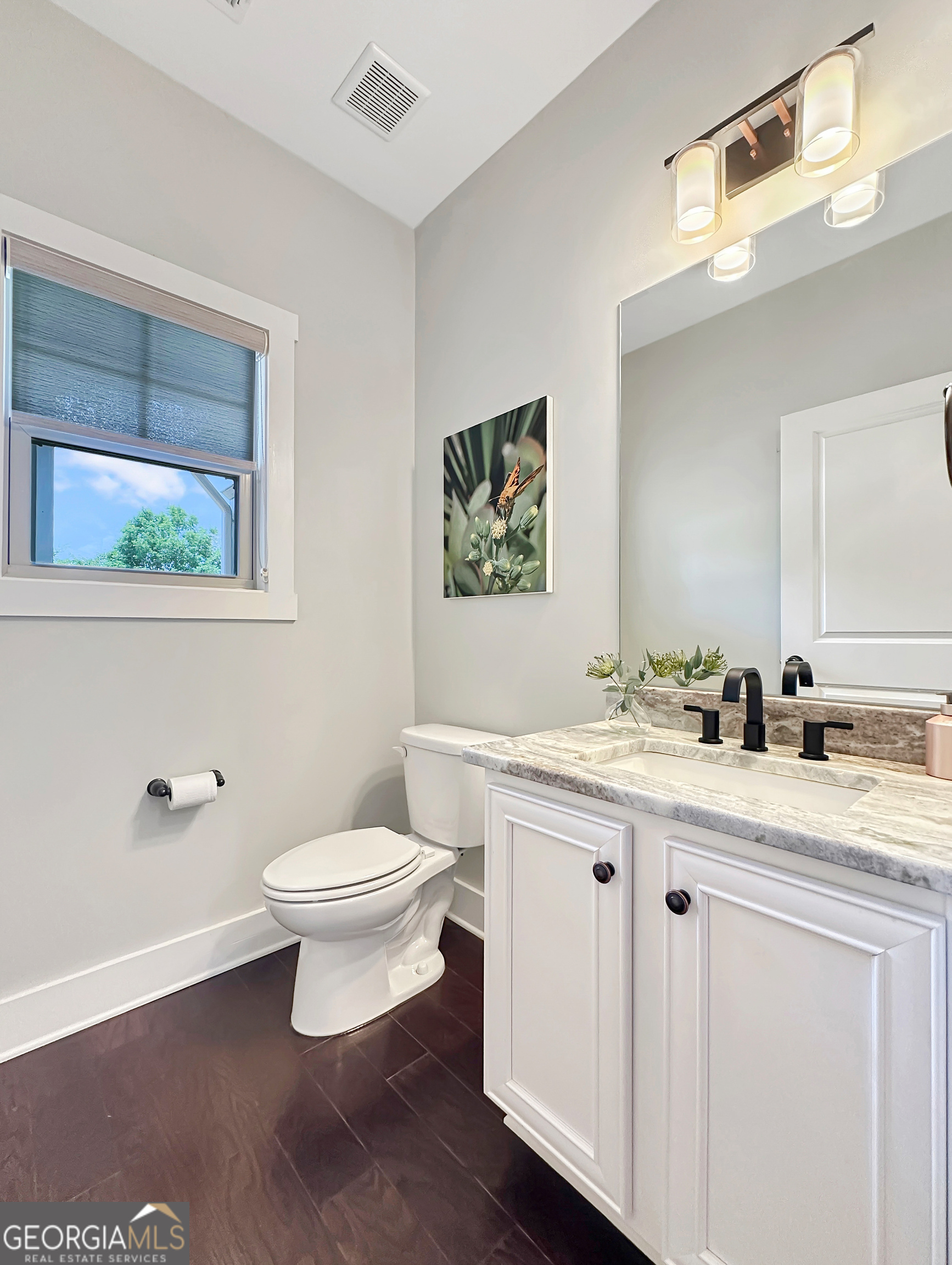415 Vanderbilt Parkway Property Photo 17