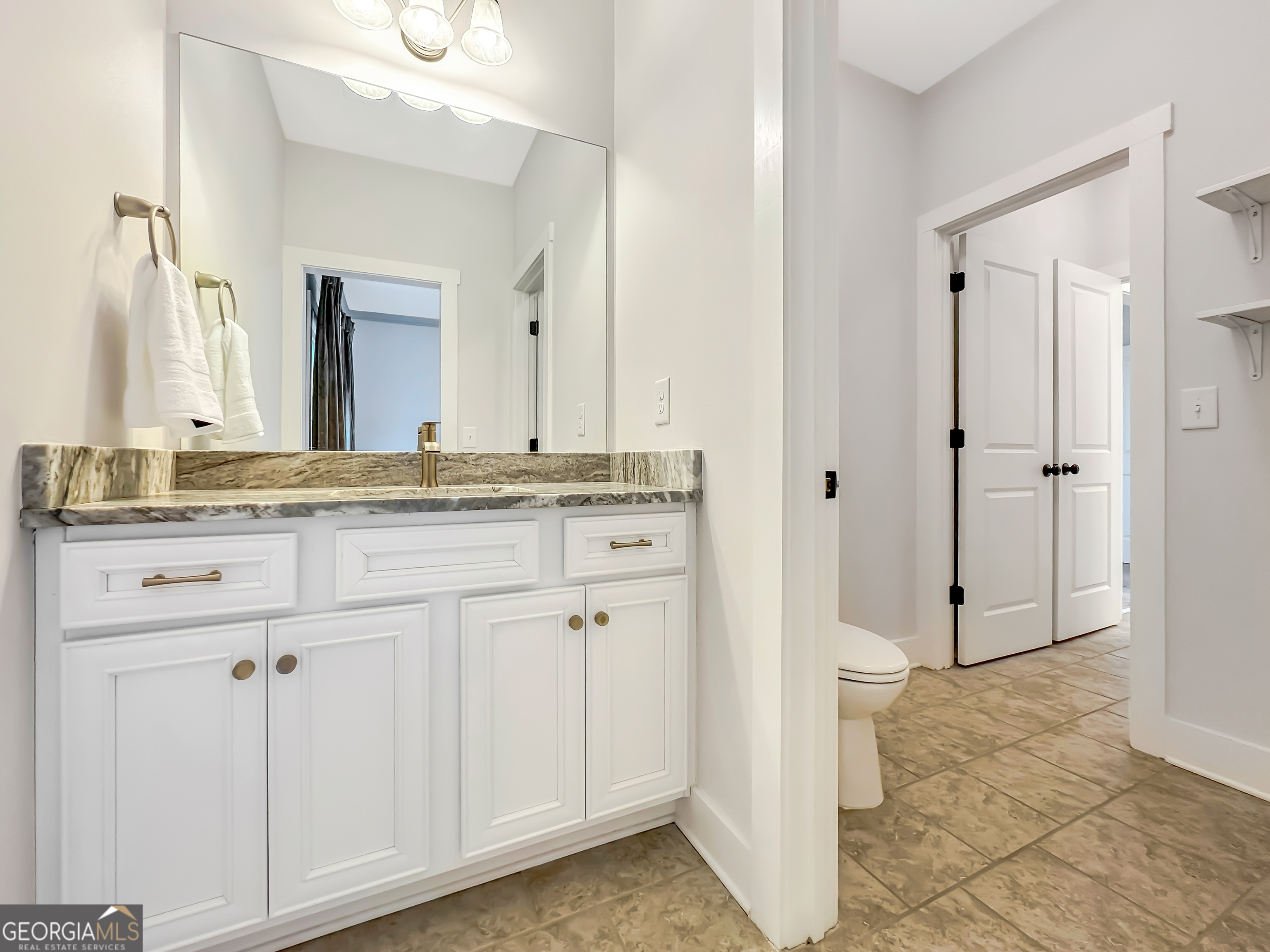 415 Vanderbilt Parkway Property Photo 23