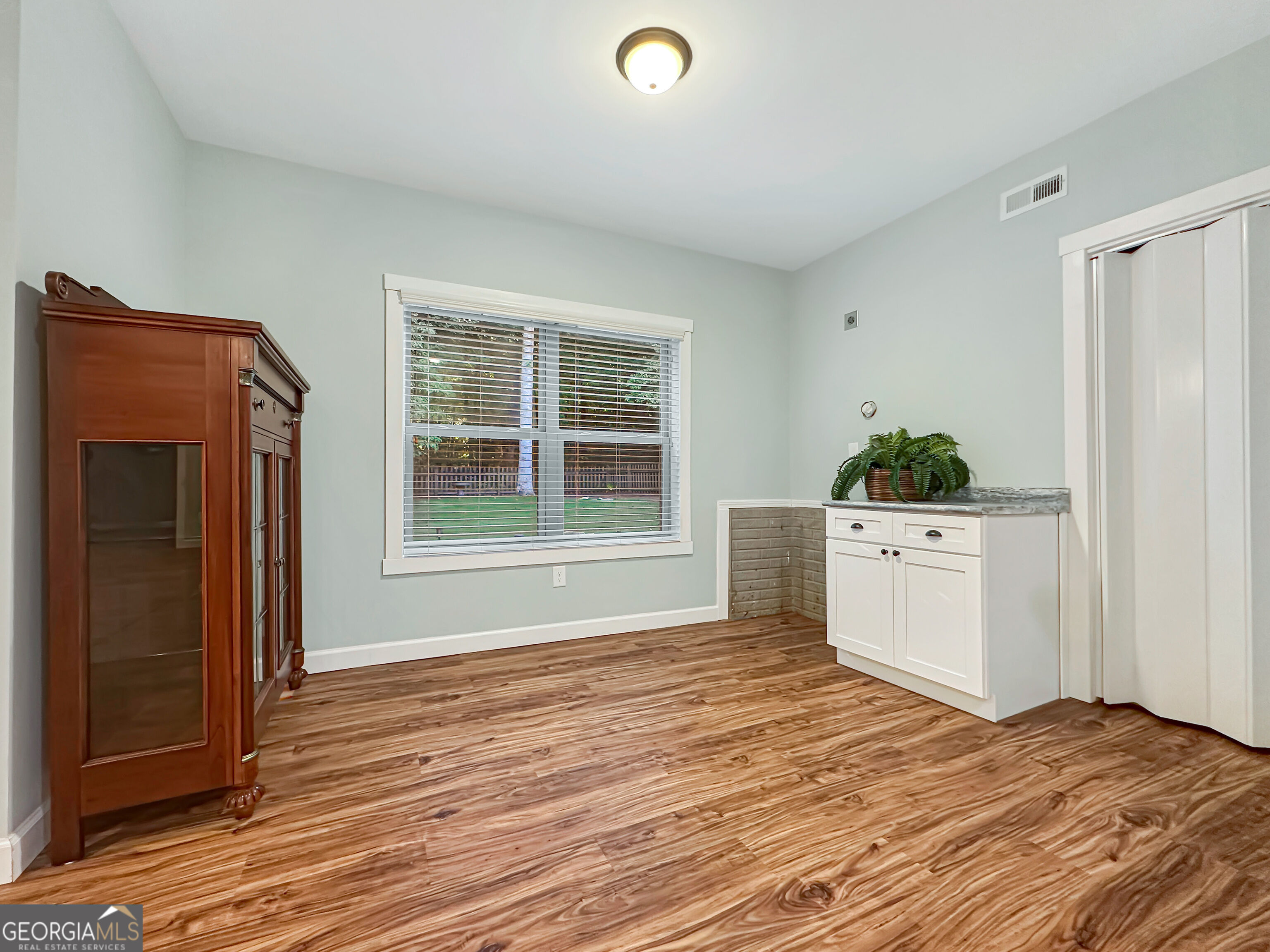 415 Vanderbilt Parkway Property Photo 28