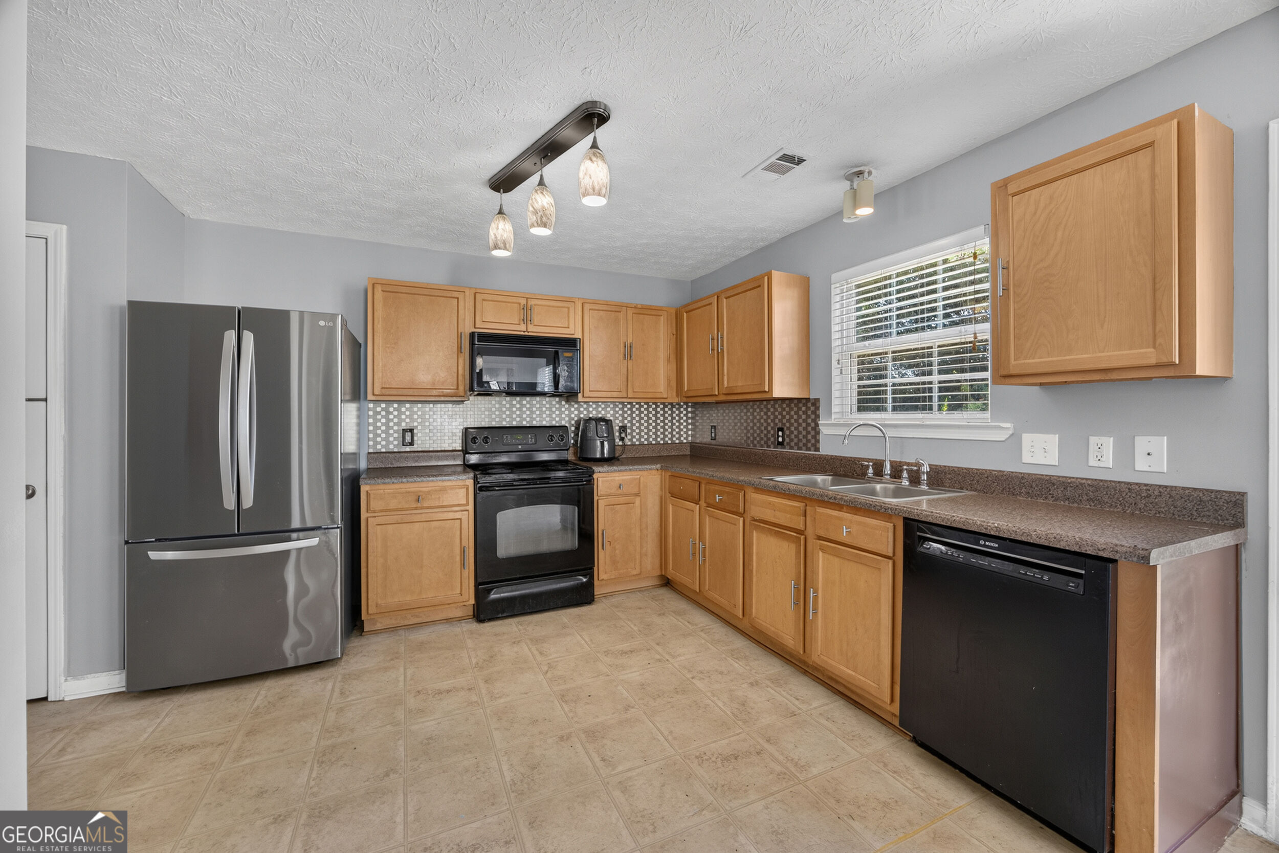 362 Summit View Drive Property Photo 5