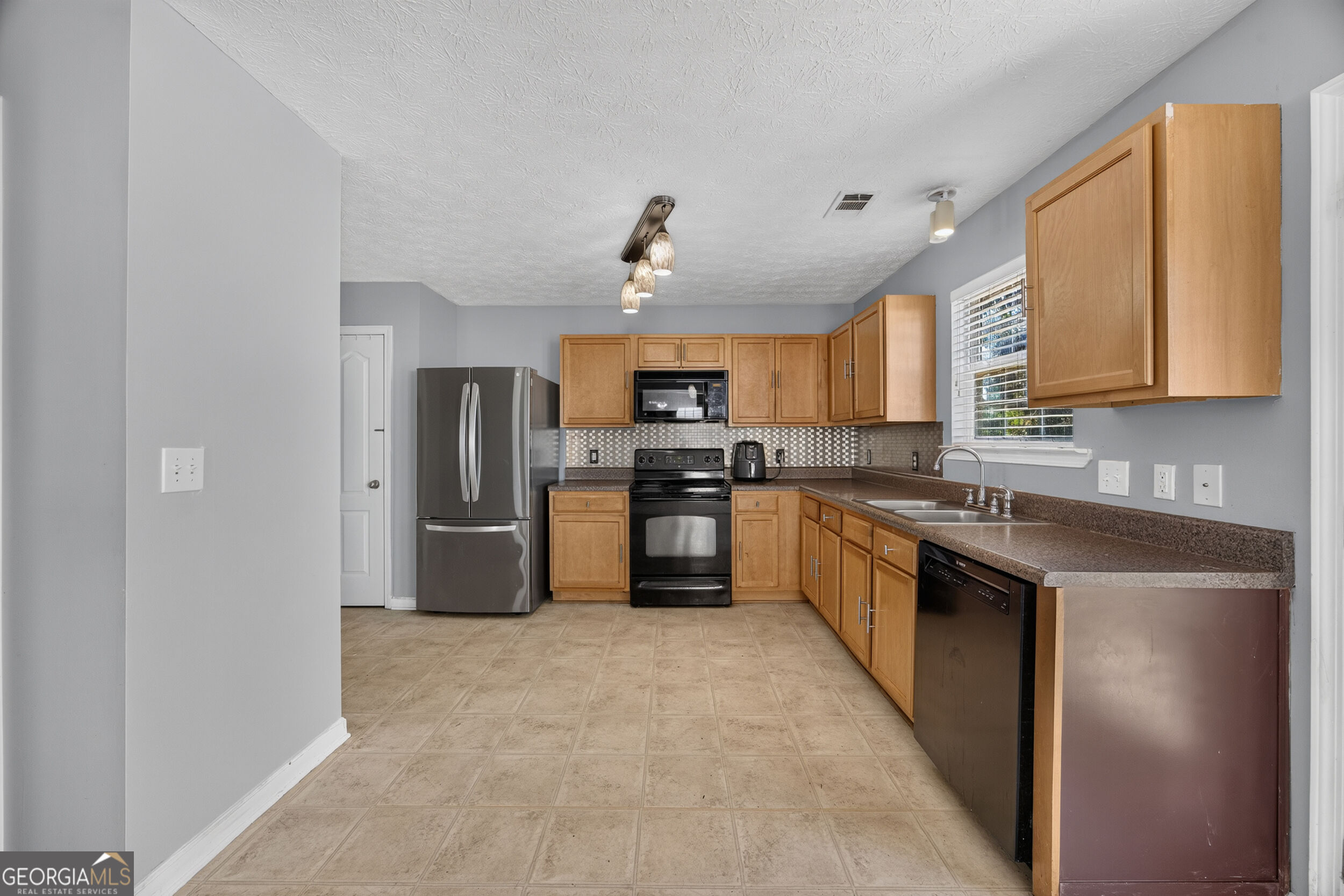 362 Summit View Drive Property Photo 6
