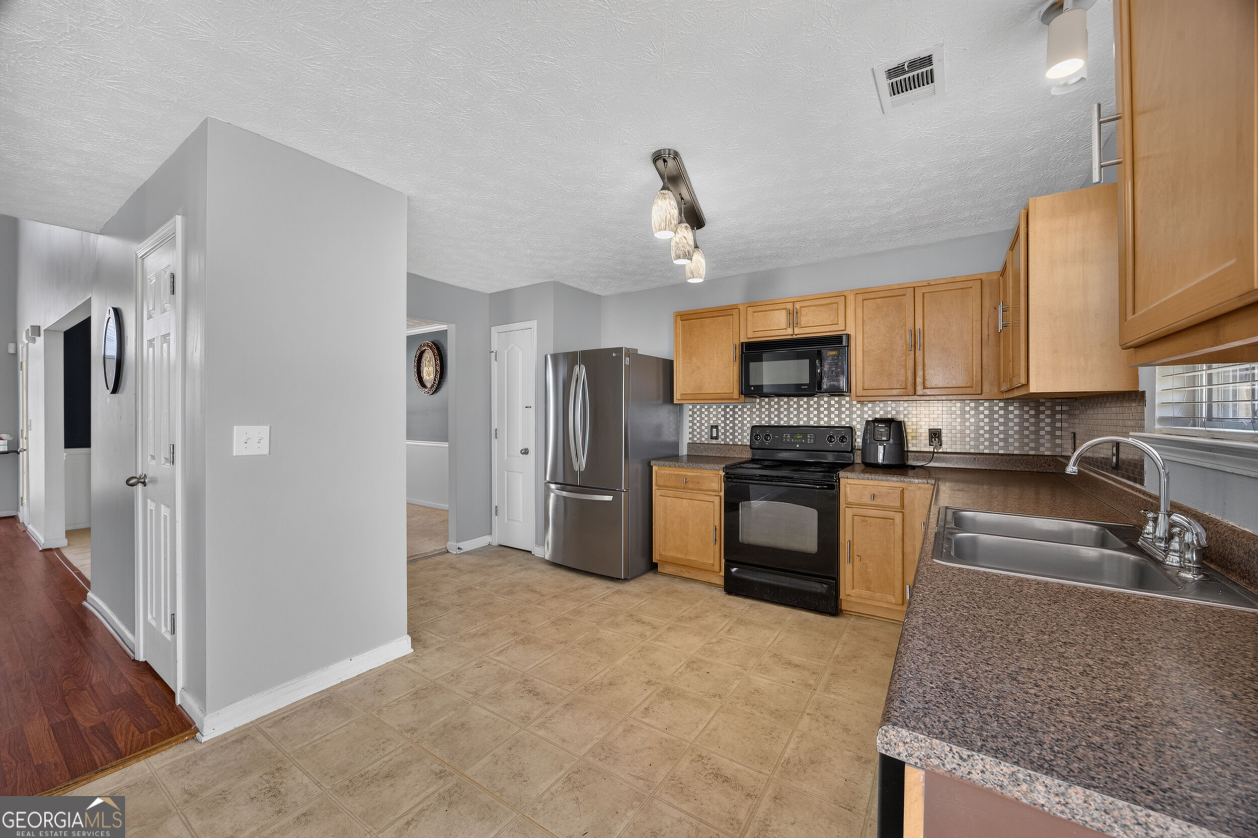 362 Summit View Drive Property Photo 7