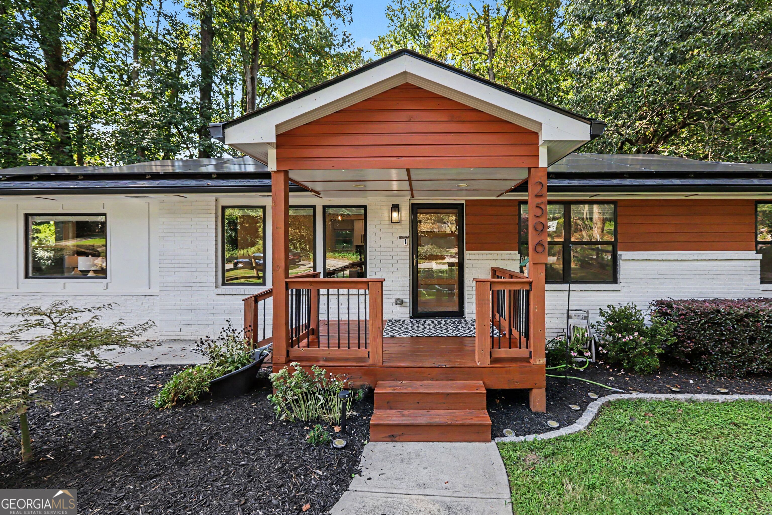 2596 Shetland Drive Property Photo 4