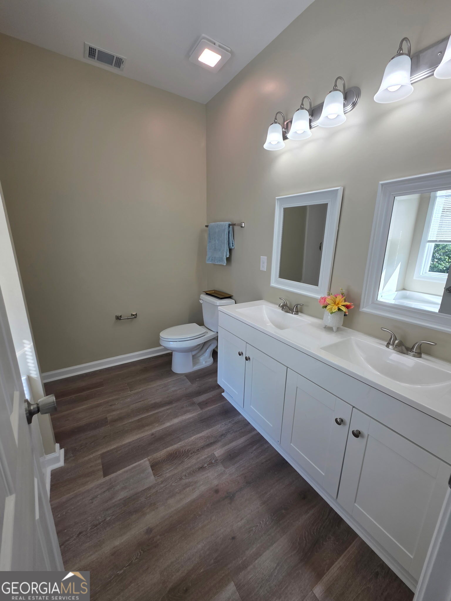 165 Charlotte Drive Property Photo 7
