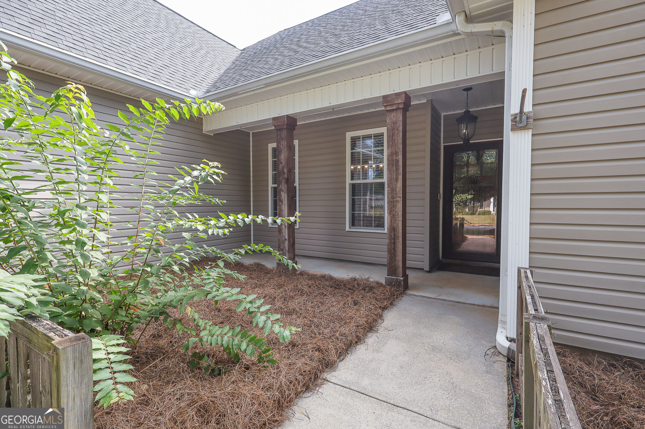 137 Pond Drive Property Photo 4