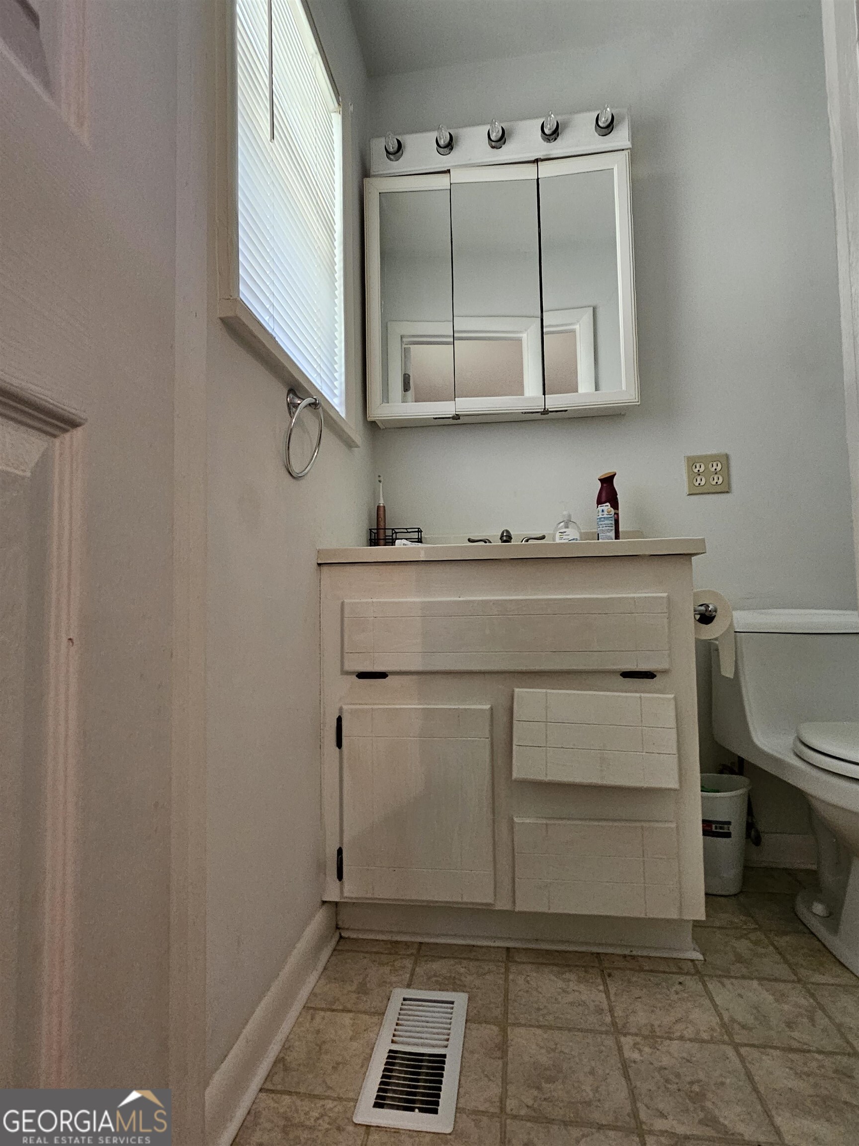 2330 N Bellview Road Property Photo 17
