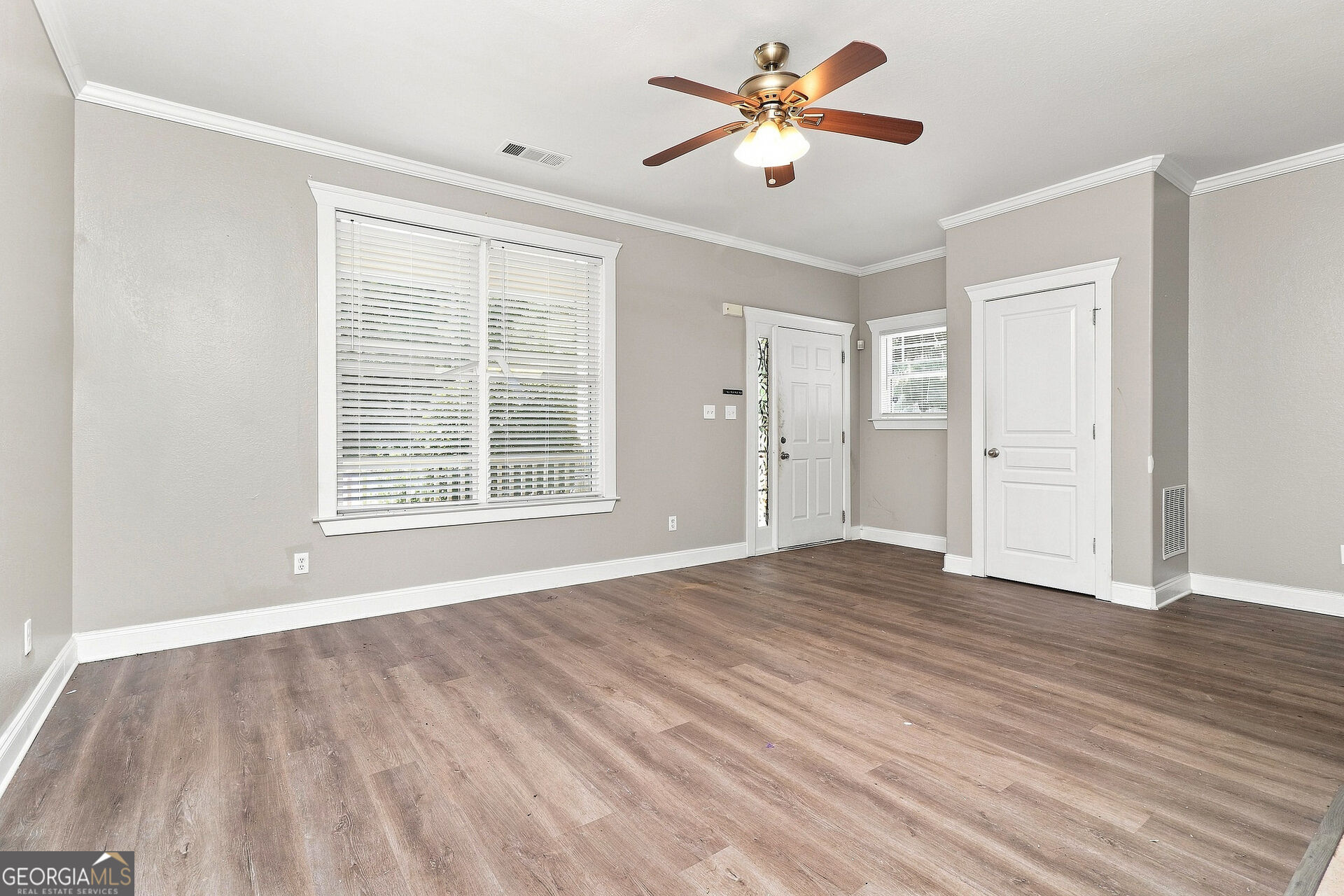 114 Parkway Drive Property Photo 6