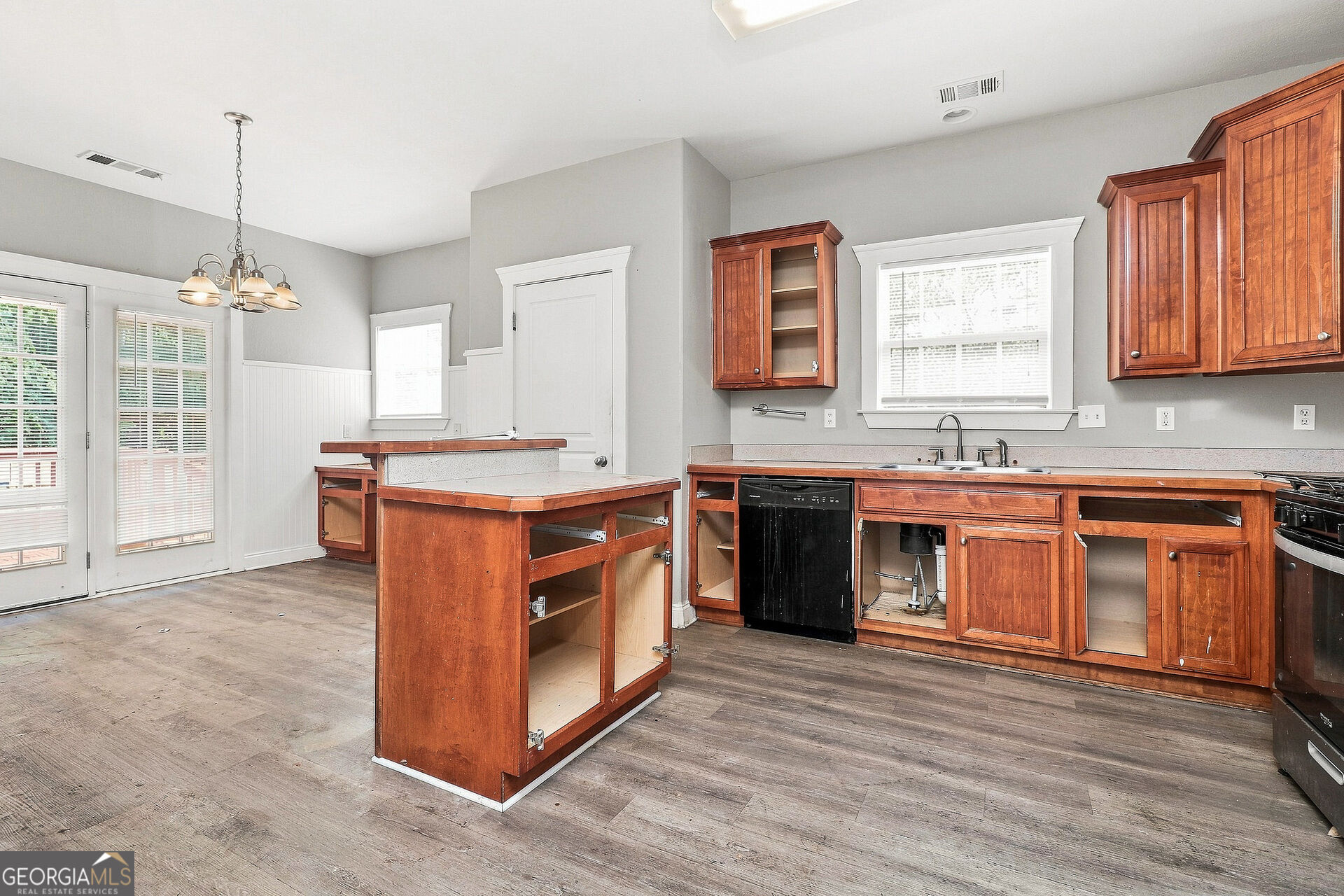 114 Parkway Drive Property Photo 7